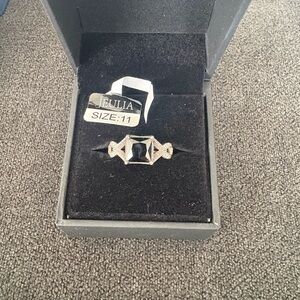Jeulia Silver and Black Ring